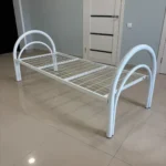 Кровать металлическая 800×1900 мм белая, вид под углом