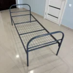 Кровать металлическая одноярусная, вид спереди