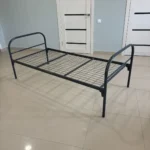 Кровать металлическая 900×1900 мм, вид сбоку, бюджетная модель