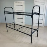 Кровать металлическая двухъярусная 700×1900 мм, пример установки в интерьере