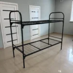 Кровать металлическая двухъярусная 800×1900 мм, установка в интерьере