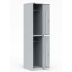 Внутреннее устройство шкафа ШРМ-12: две секции с перекладинами и крючками