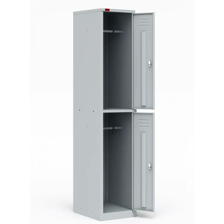 Внутреннее устройство шкафа ШРМ-12: две секции с перекладинами и крючками