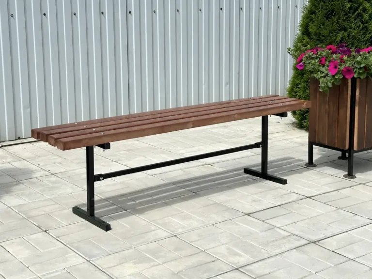 Уличная скамейка СП без спинки на площадке