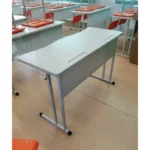 Двухместный ученический стол в учебном классе