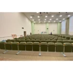 Актовый зал школы с креслами Плаза, фронтальный вид рядов
